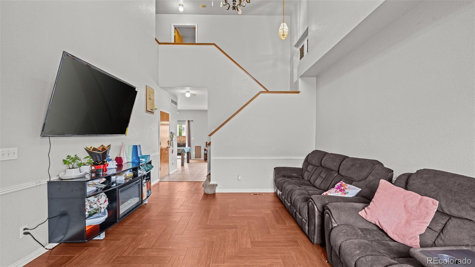 MLS Image #4 for 11049  eagle creek parkway,commerce city, Colorado