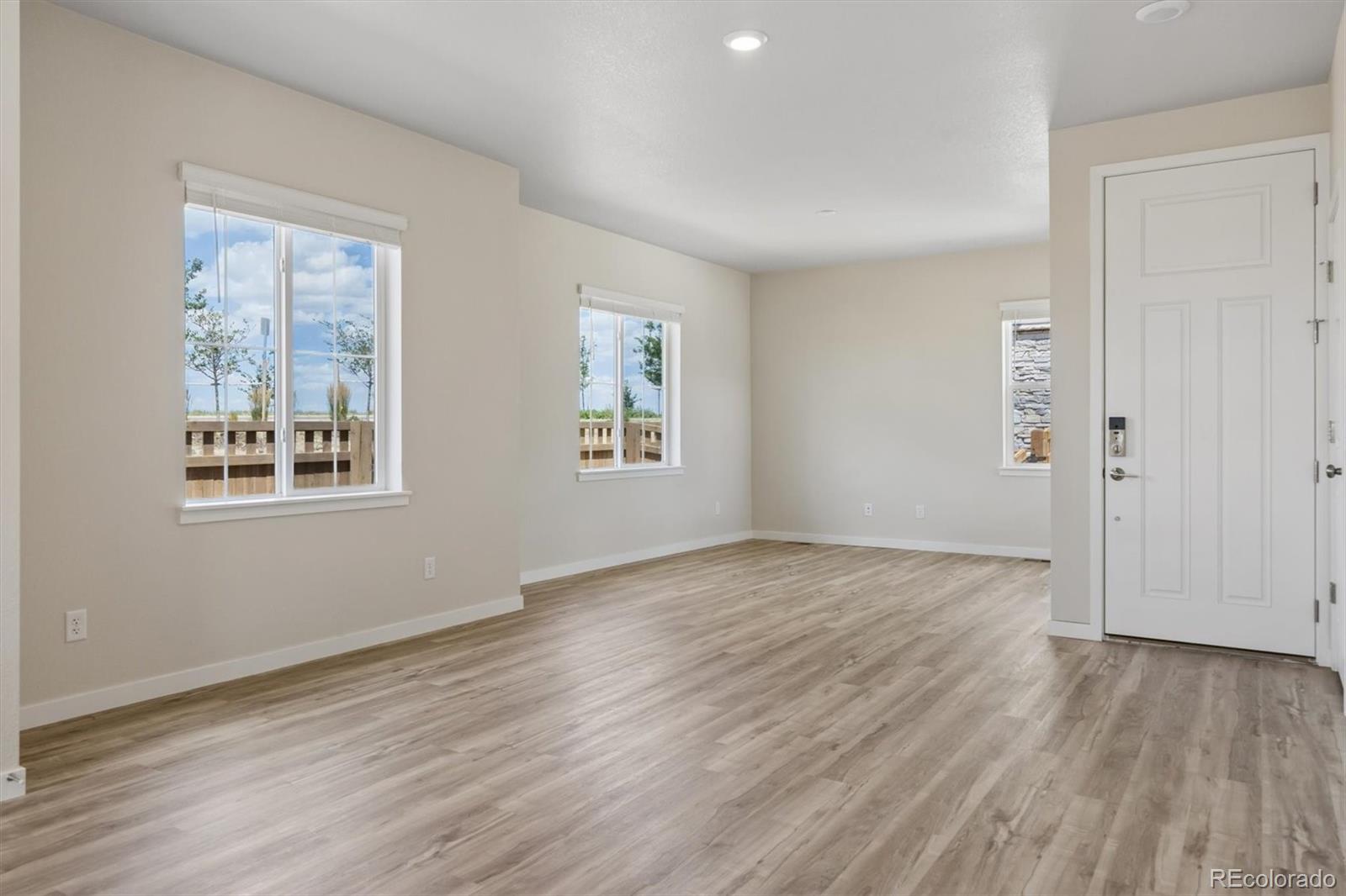 MLS Image #10 for 22739 e 47th drive,aurora, Colorado