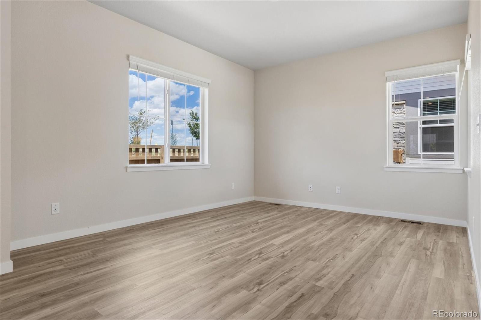 MLS Image #11 for 22739 e 47th drive,aurora, Colorado
