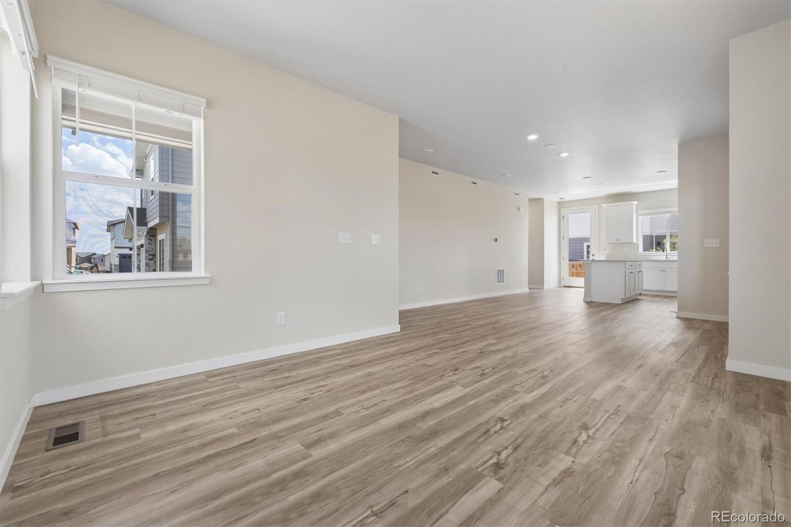 MLS Image #12 for 22739 e 47th drive,aurora, Colorado