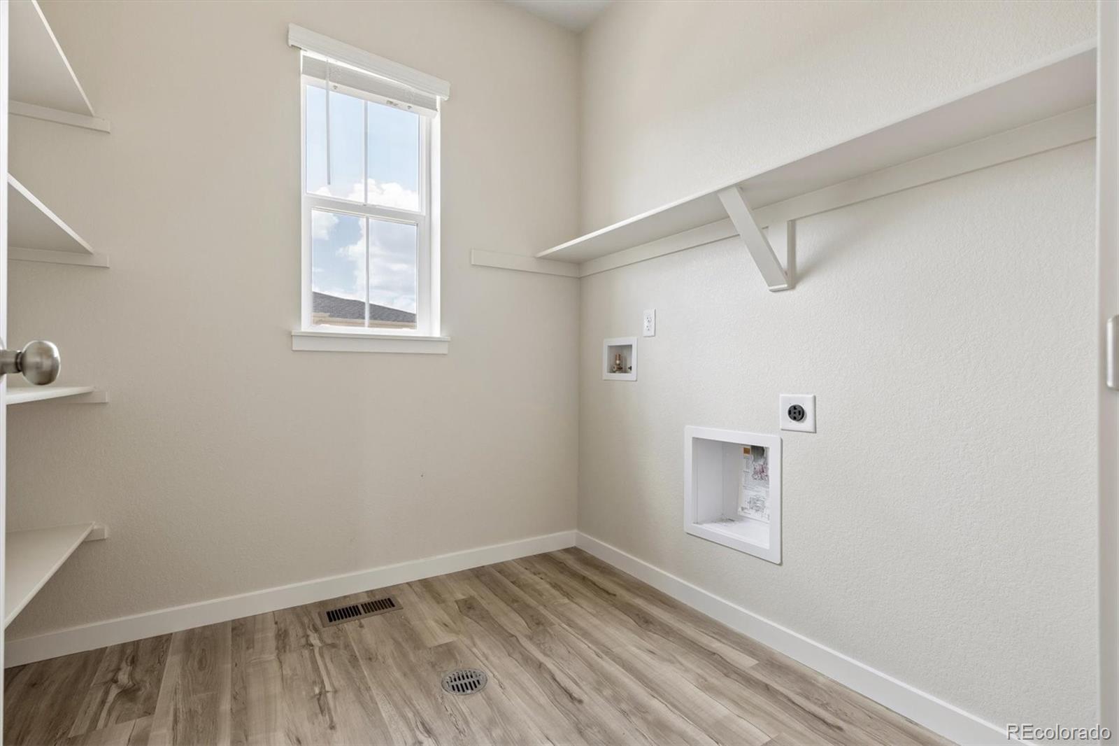 MLS Image #18 for 22739 e 47th drive,aurora, Colorado
