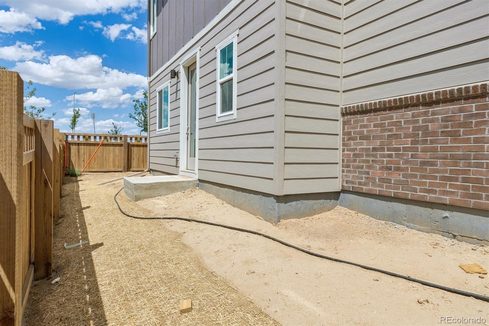 MLS Image #5 for 22739 e 47th drive,aurora, Colorado