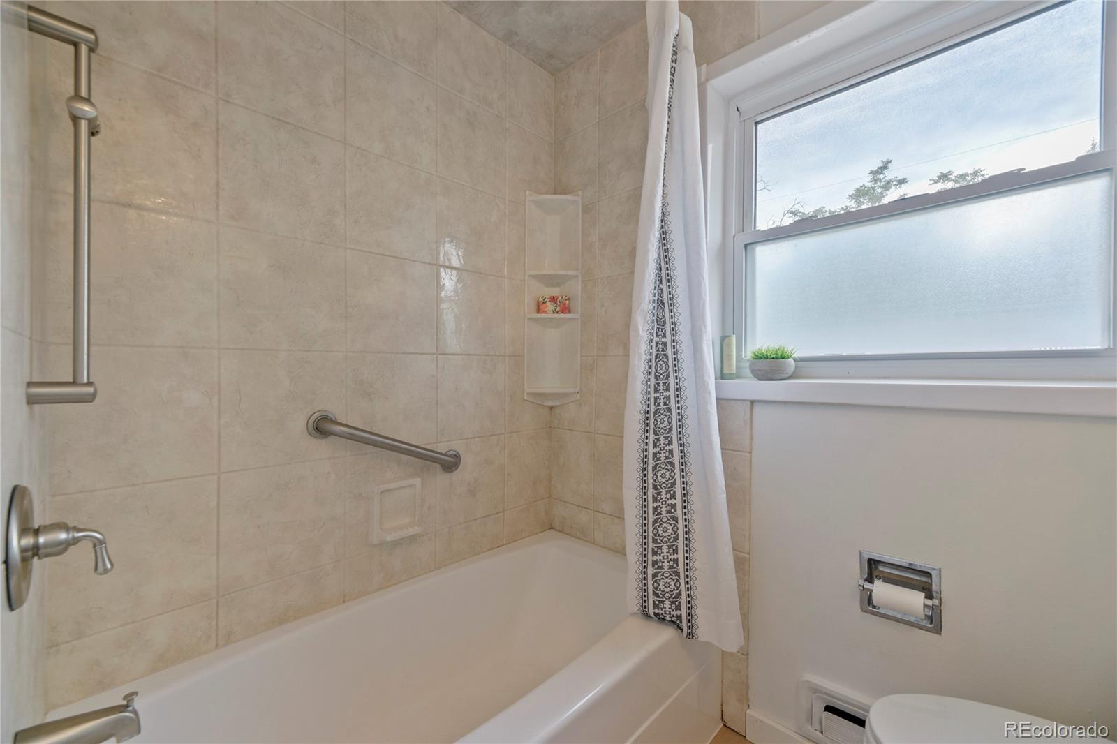 MLS Image #10 for 1601 s utica street,denver, Colorado