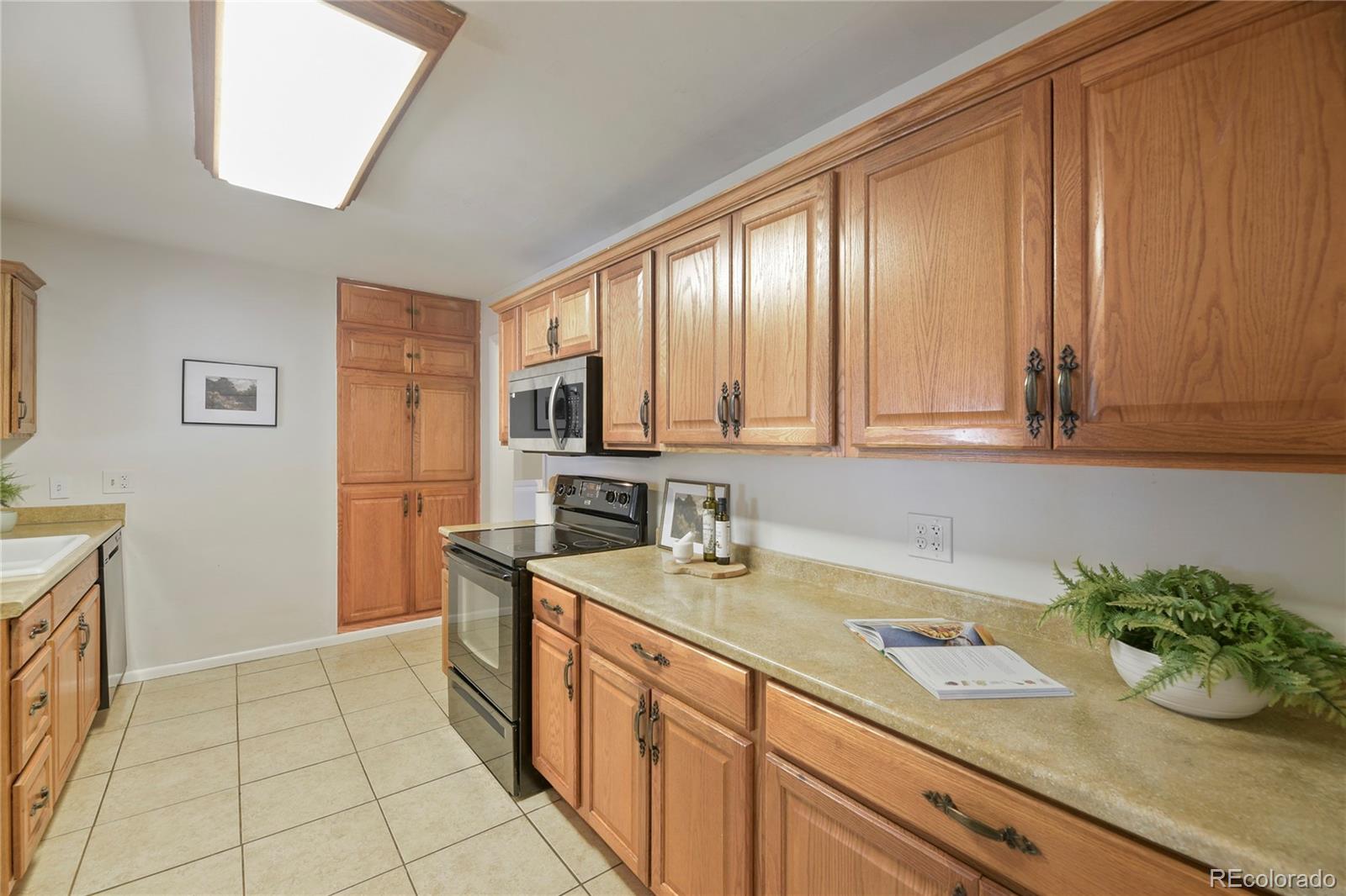 MLS Image #5 for 1601 s utica street,denver, Colorado