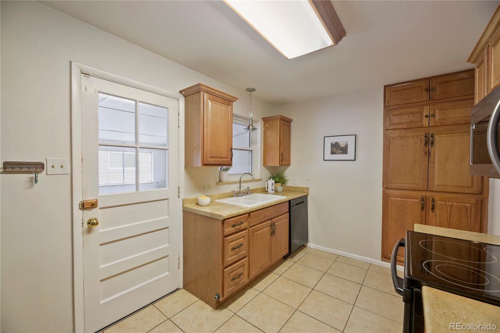 MLS Image #6 for 1601 s utica street,denver, Colorado