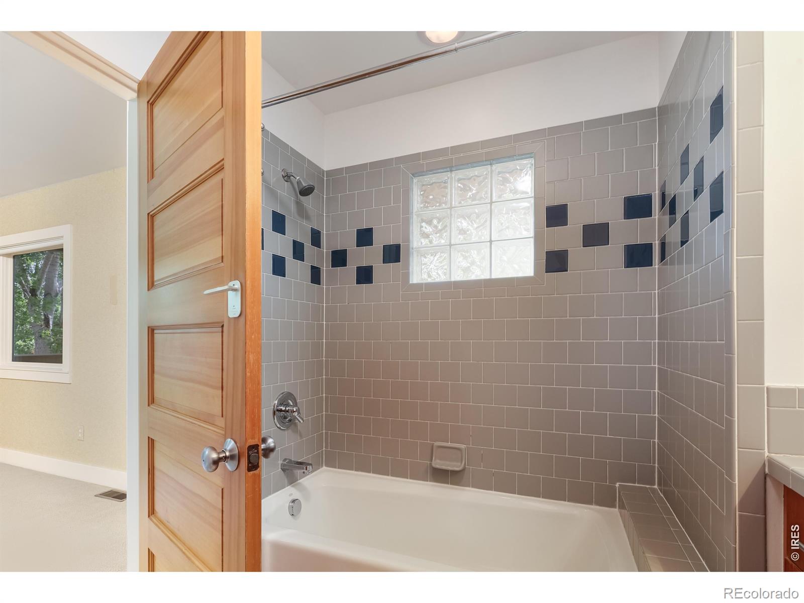 MLS Image #11 for 722  tenacity drive,longmont, Colorado