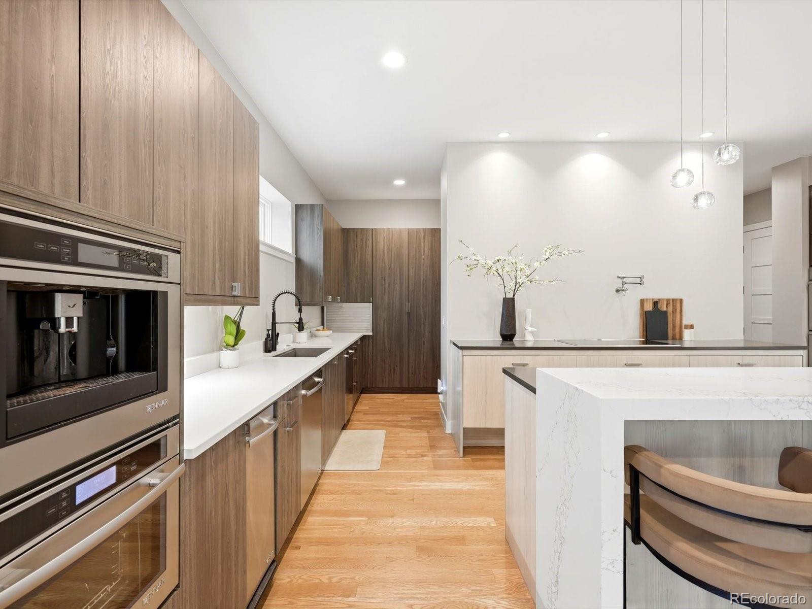 MLS Image #13 for 61 n magnolia way,denver, Colorado