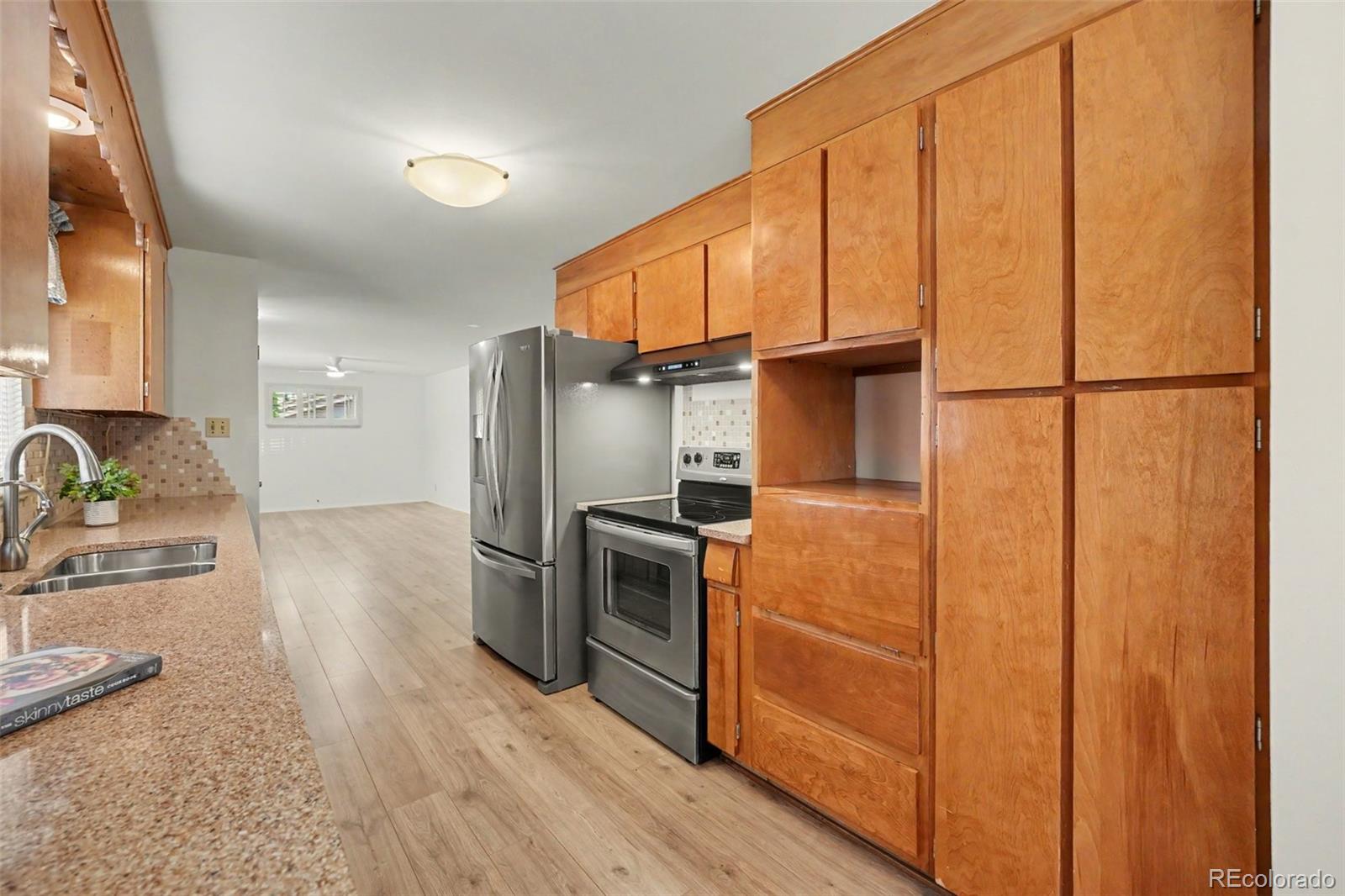 MLS Image #4 for 6644 s penrose court,centennial, Colorado