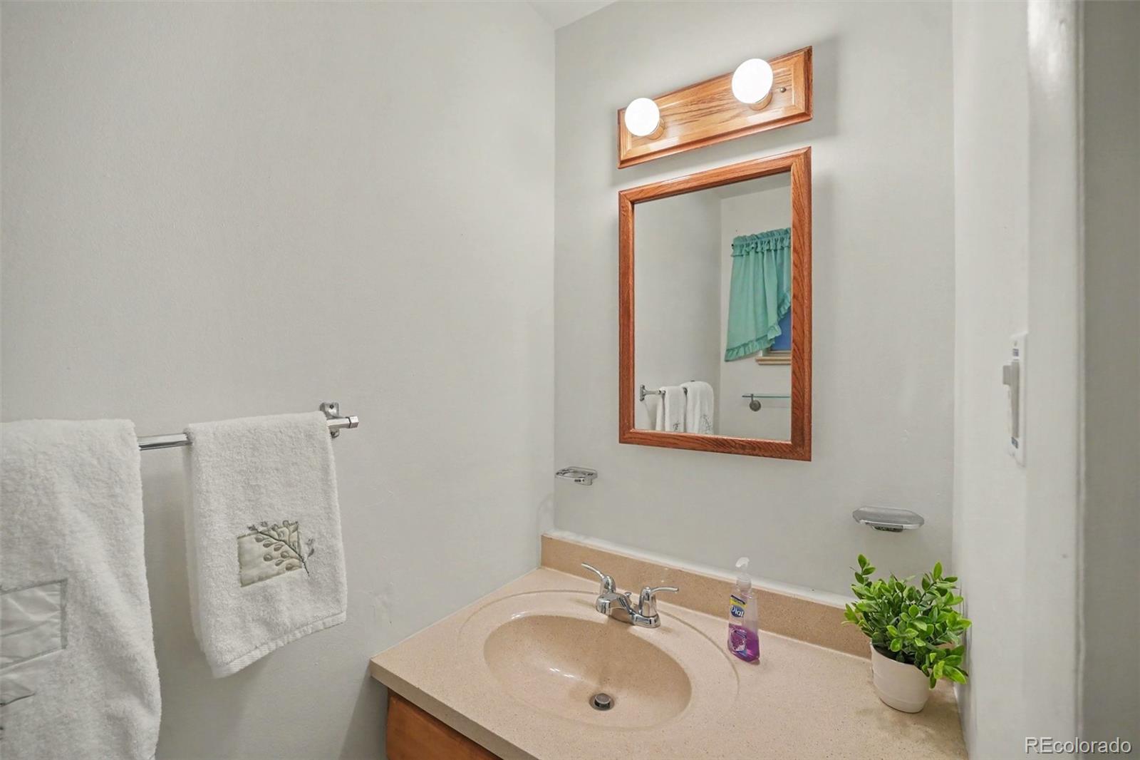 MLS Image #7 for 6644 s penrose court,centennial, Colorado