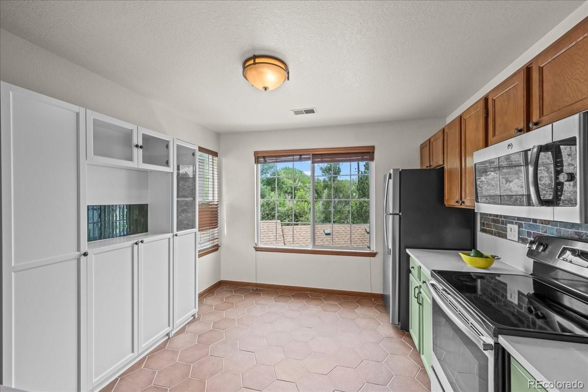 MLS Image #7 for 989 s miller street 204,lakewood, Colorado