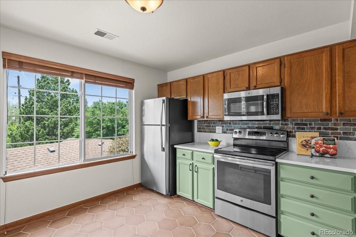 MLS Image #8 for 989 s miller street 204,lakewood, Colorado
