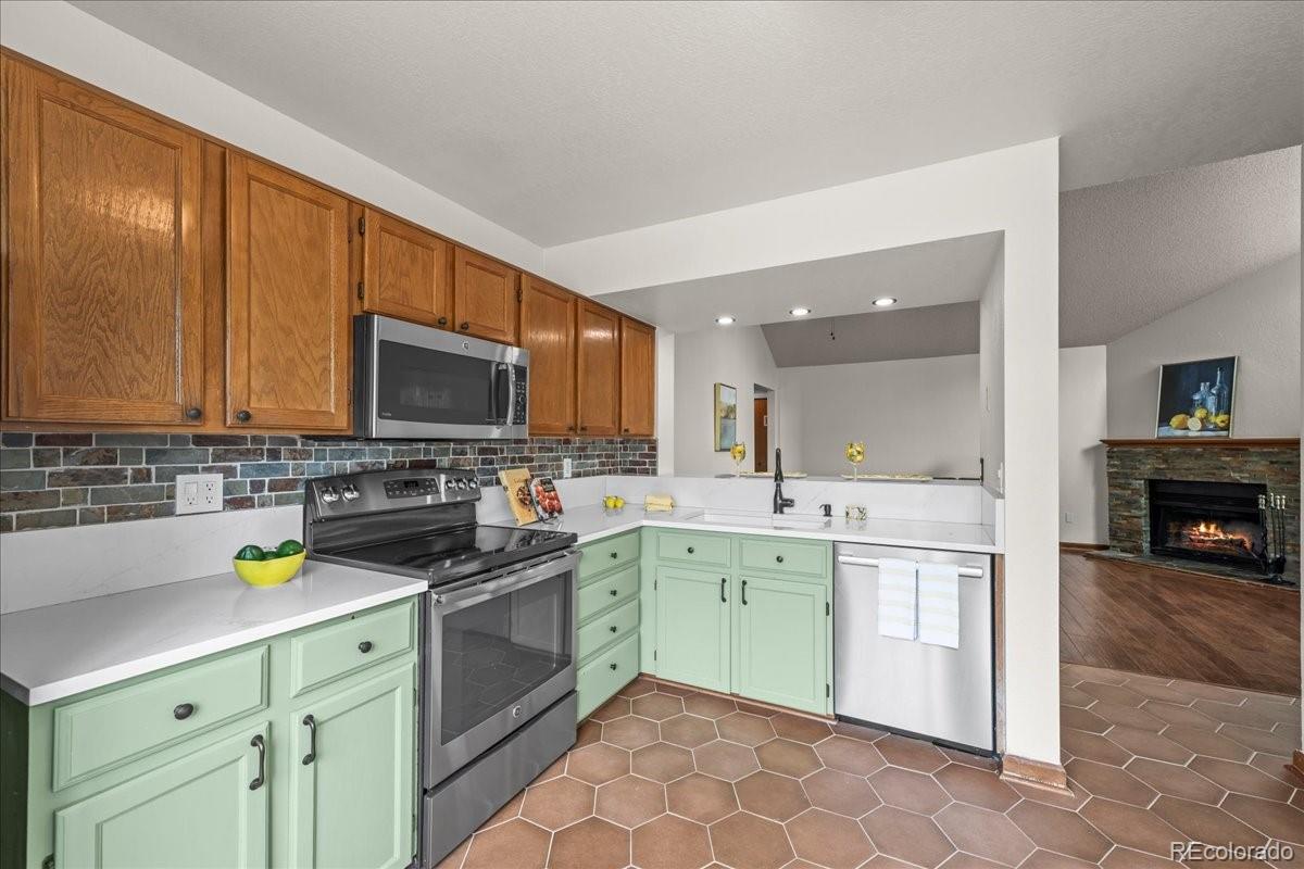 MLS Image #9 for 989 s miller street 204,lakewood, Colorado