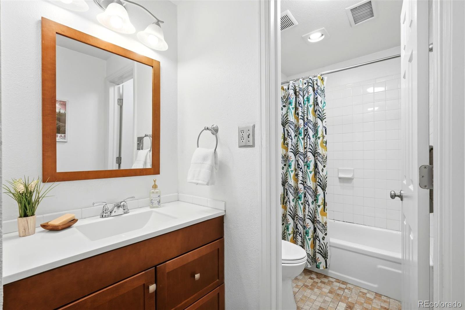 MLS Image #16 for 1496 s pierson street,denver, Colorado