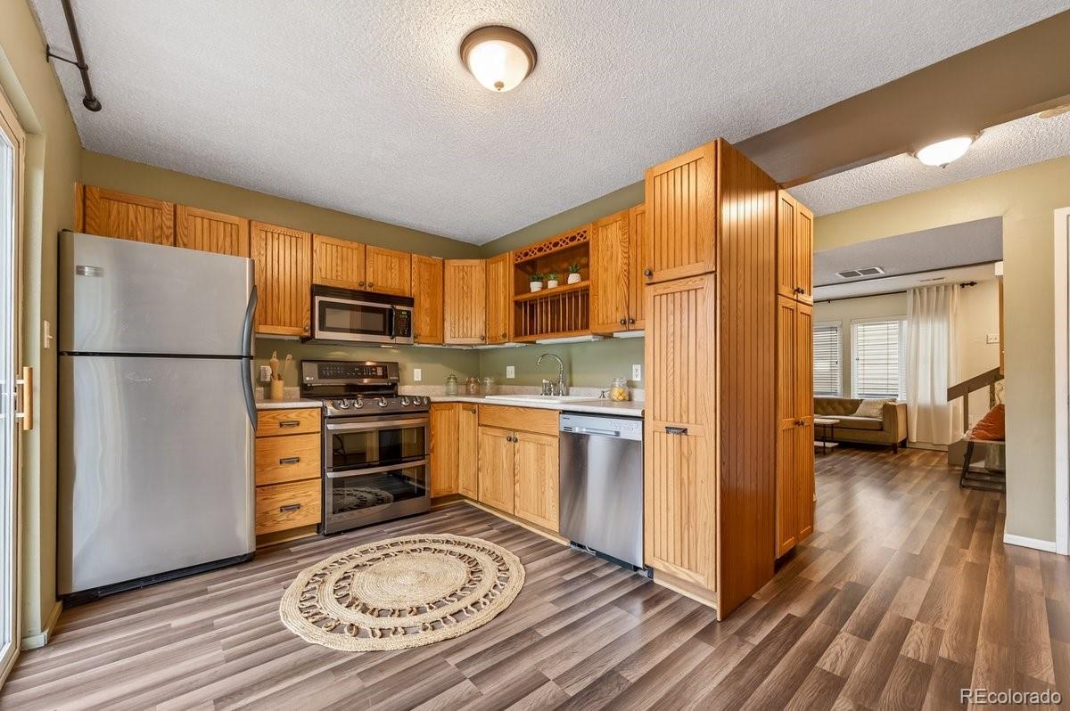 MLS Image #2 for 985 w 10th street,loveland, Colorado