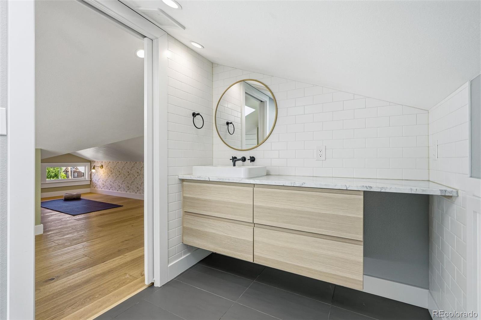 MLS Image #25 for 601  jackson street,denver, Colorado
