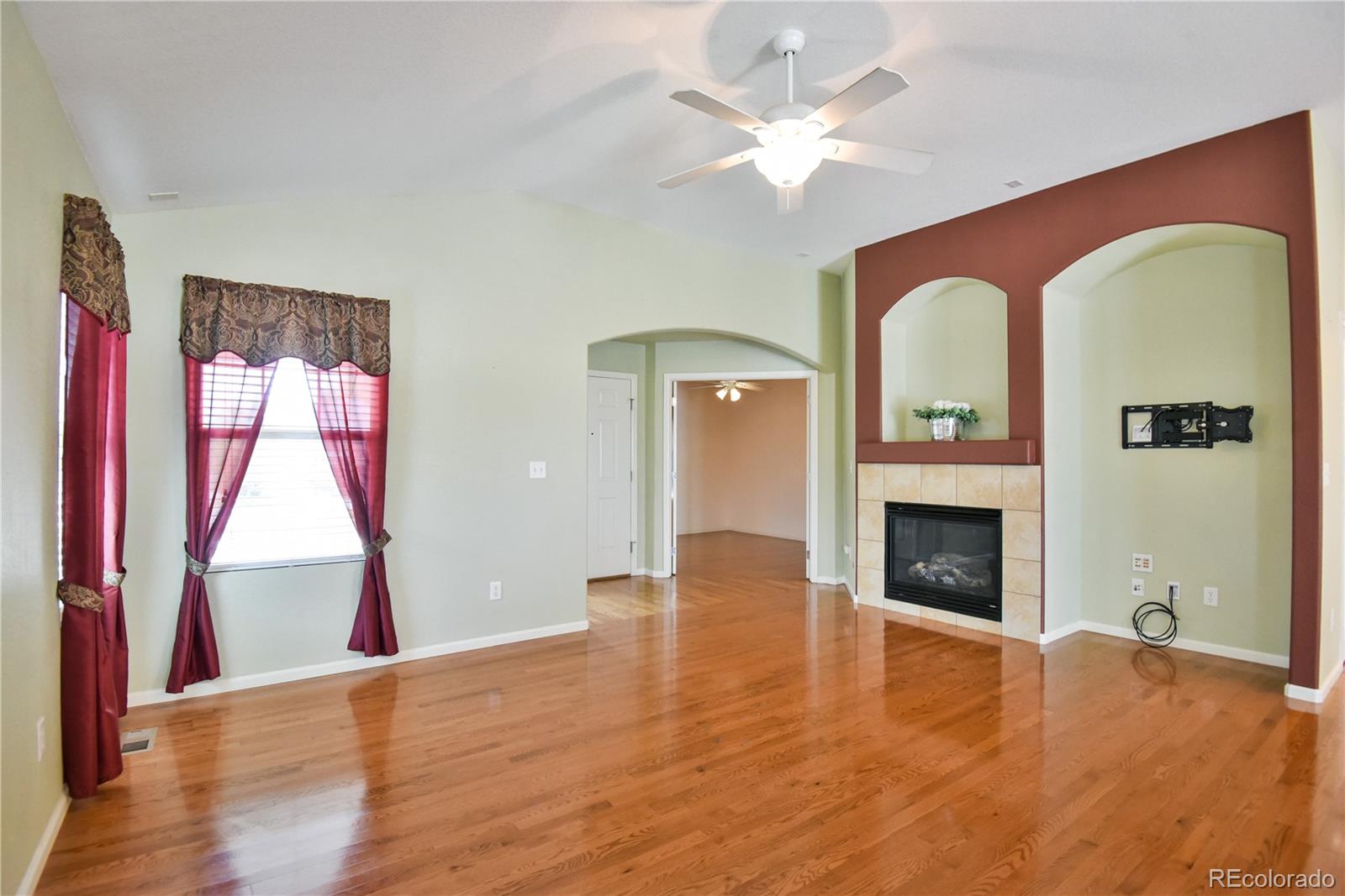 MLS Image #2 for 23627 e bellewood drive,aurora, Colorado