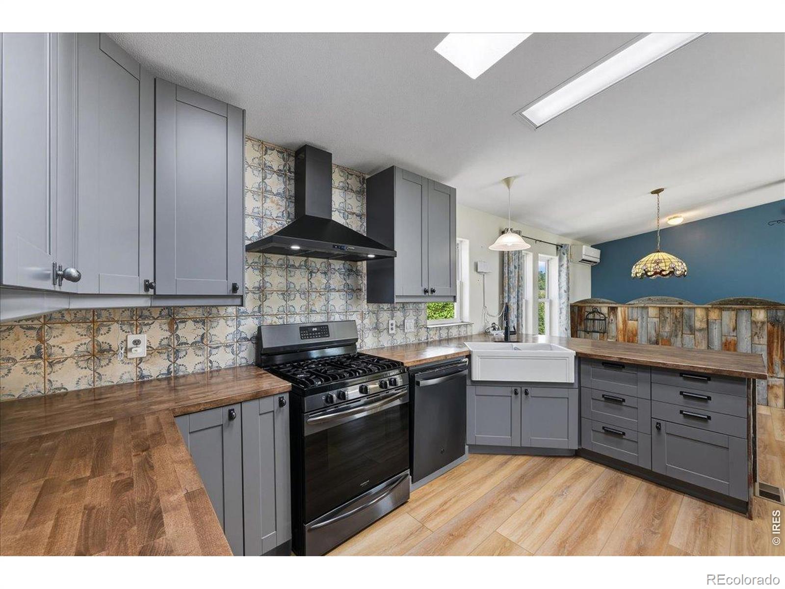 MLS Image #10 for 285  guardian peak drive,livermore, Colorado