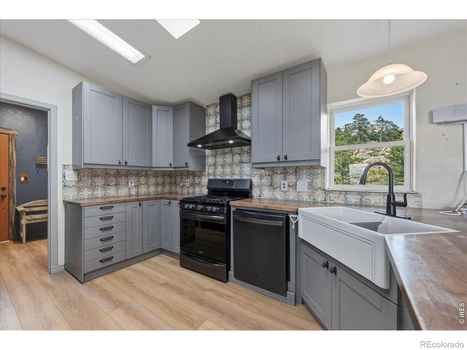 MLS Image #26 for 285  guardian peak drive,livermore, Colorado