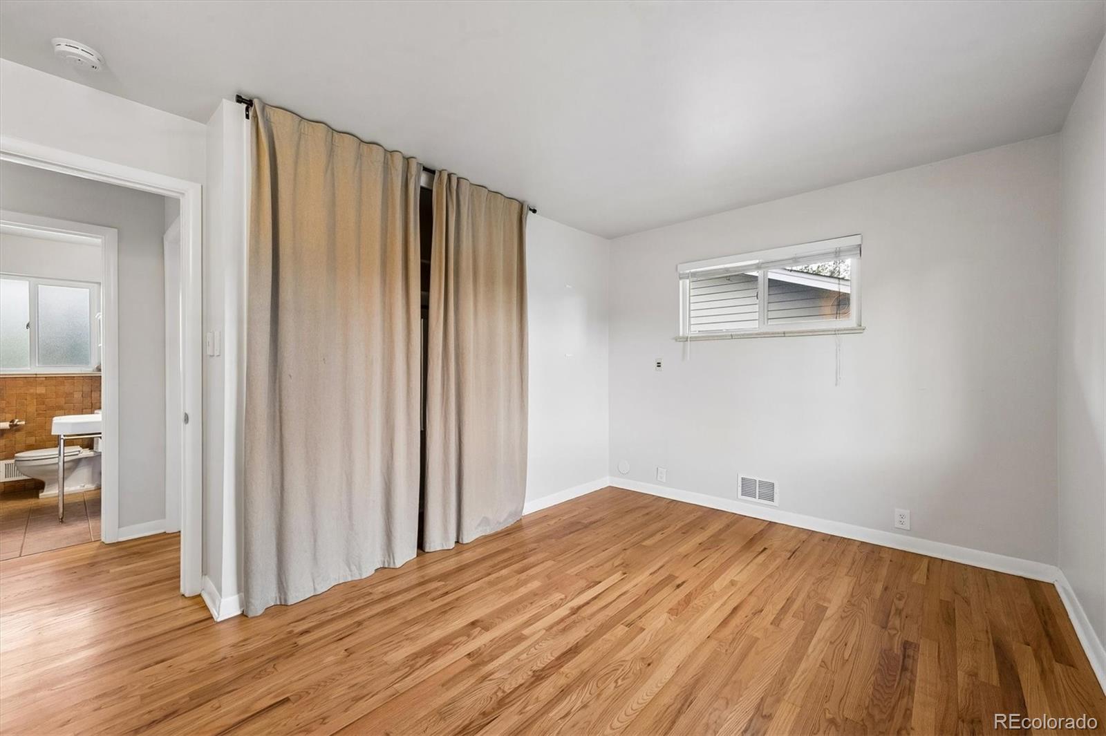 MLS Image #13 for 1600 s dahlia street,denver, Colorado