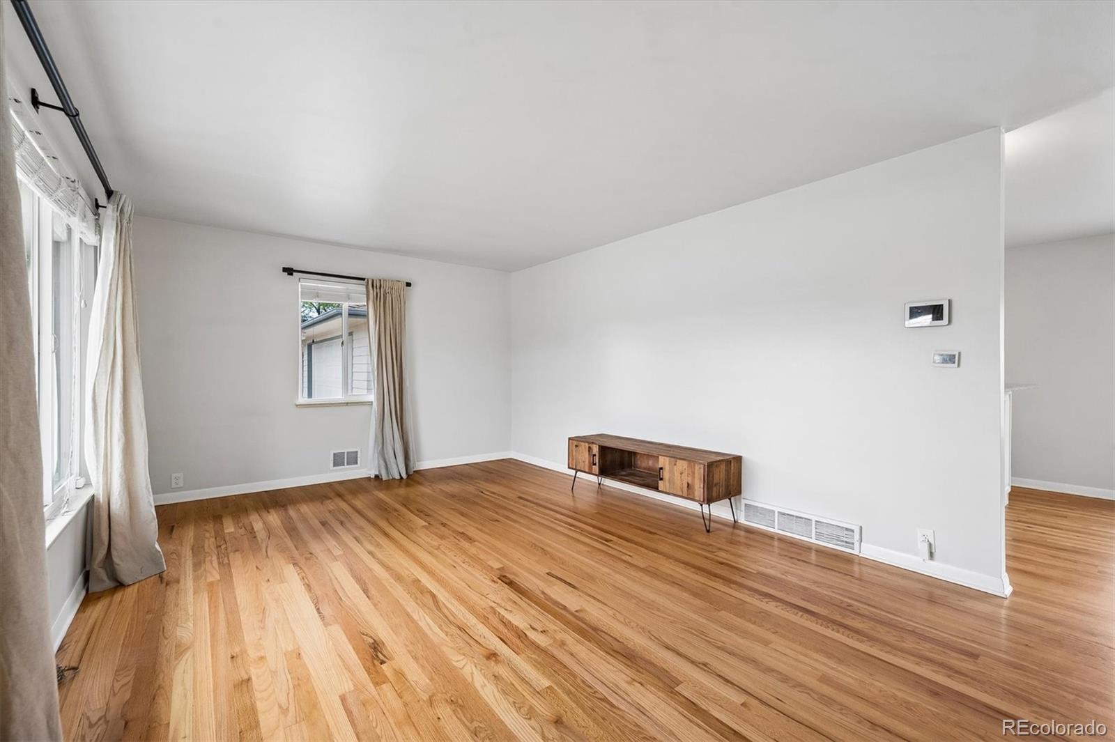 MLS Image #3 for 1600 s dahlia street,denver, Colorado