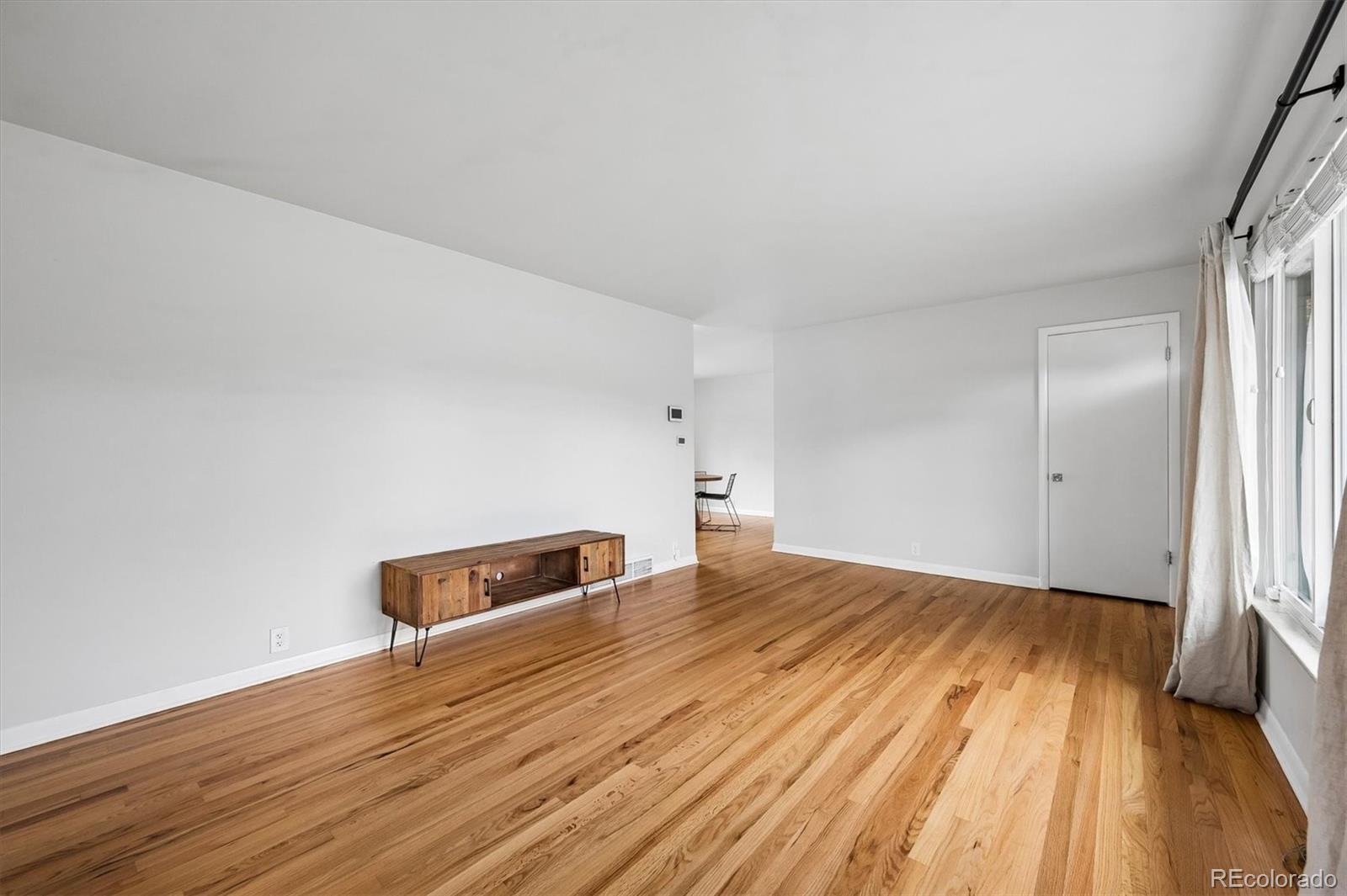 MLS Image #4 for 1600 s dahlia street,denver, Colorado
