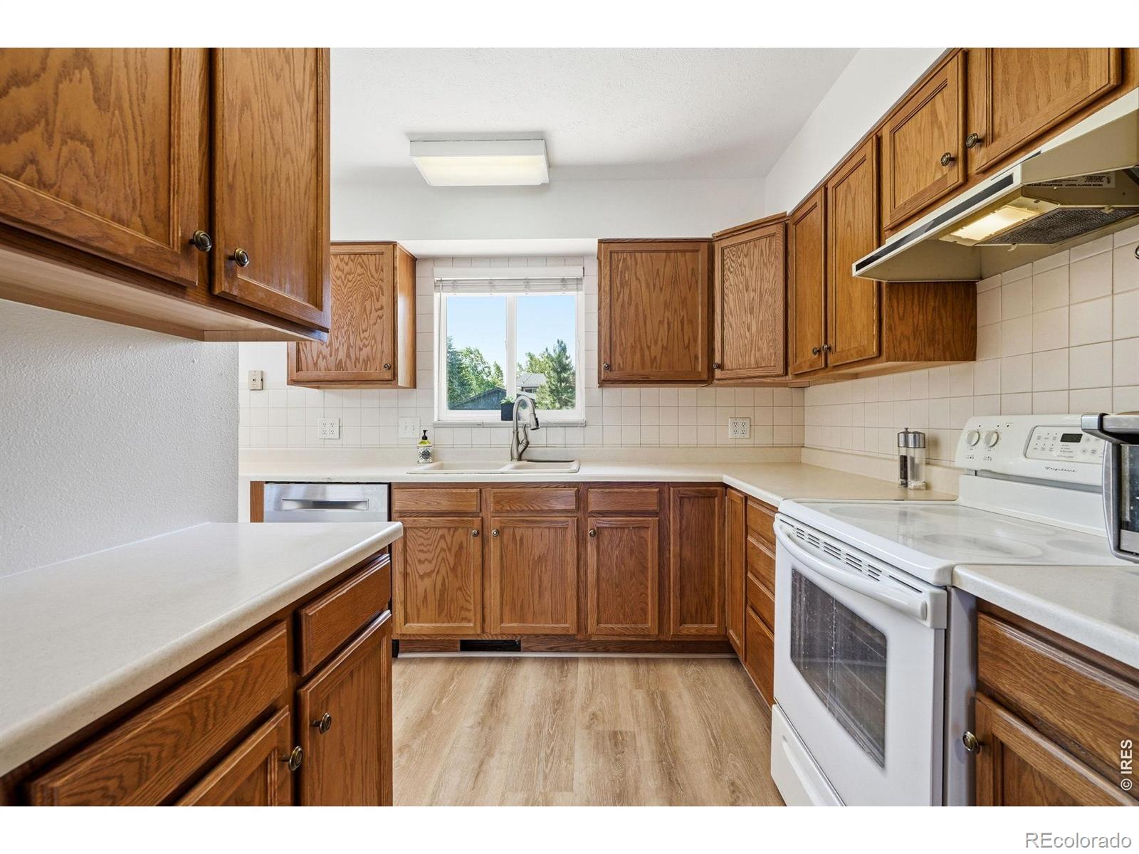 MLS Image #4 for 536  holman way,golden, Colorado