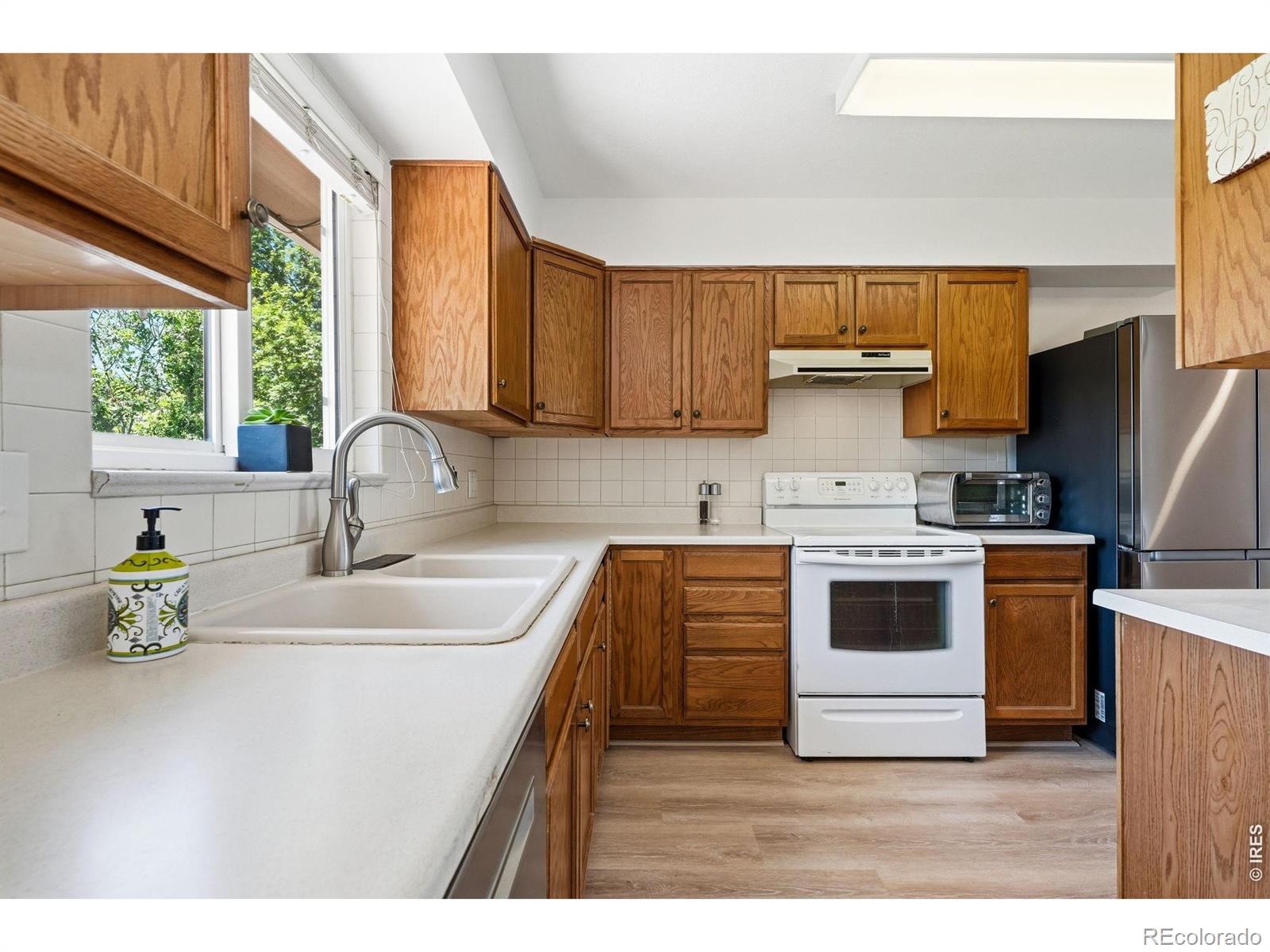 MLS Image #5 for 536  holman way,golden, Colorado