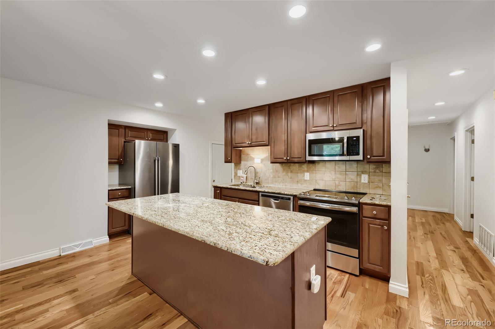 MLS Image #8 for 1471 s welch court,lakewood, Colorado