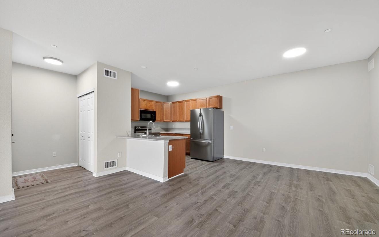 MLS Image #5 for 7222 s blackhawk street,aurora, Colorado