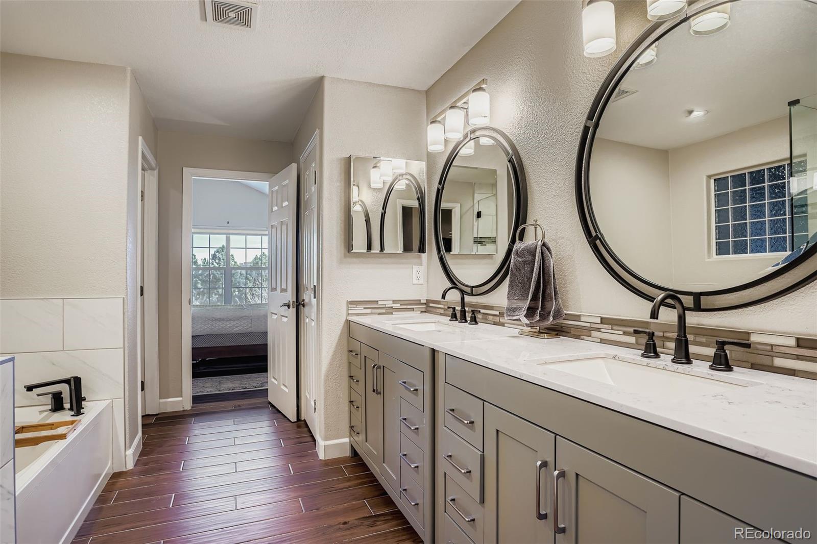 MLS Image #14 for 1471 s emporia court,denver, Colorado