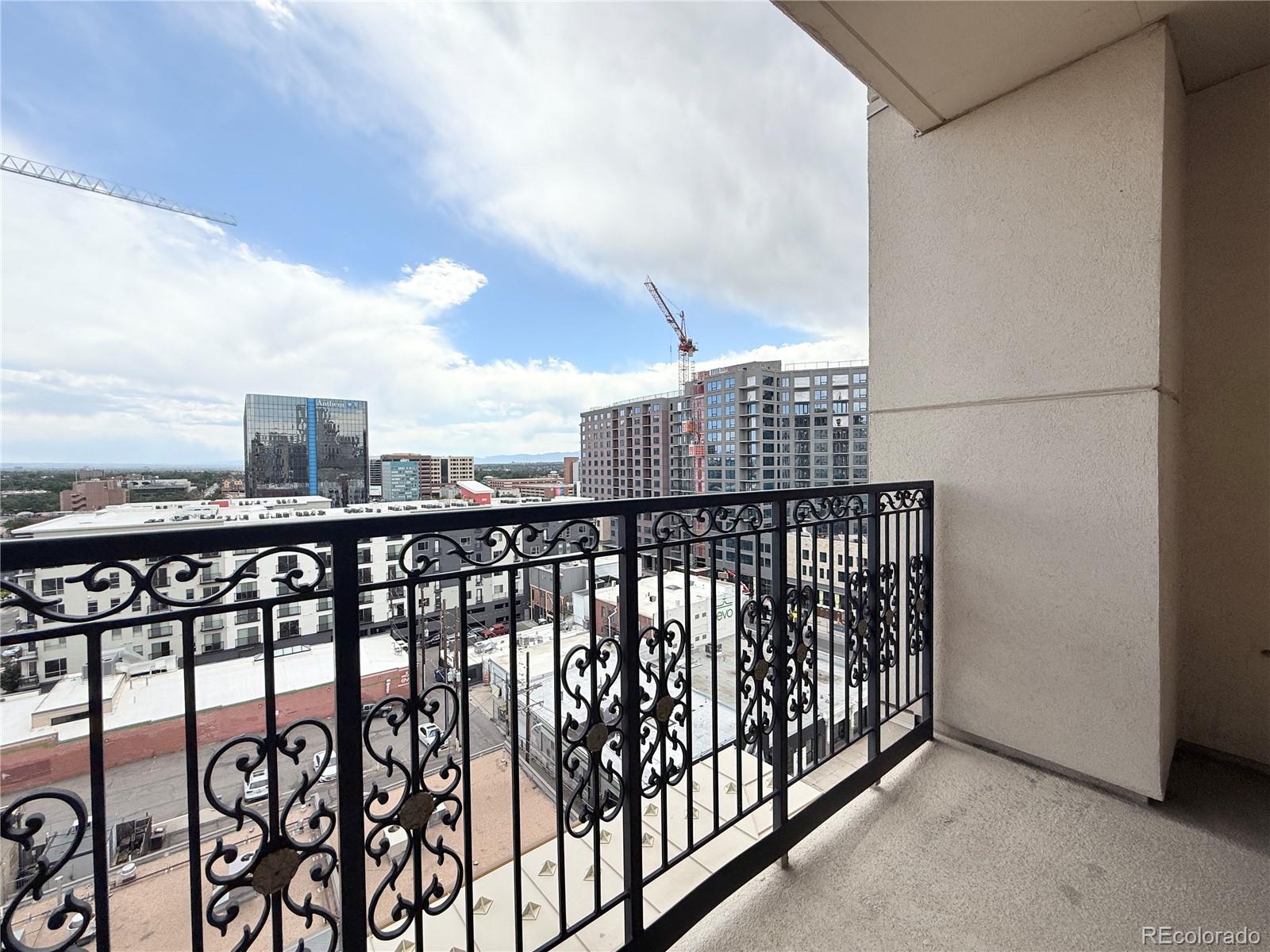 MLS Image #2 for 925 n lincoln street,denver, Colorado