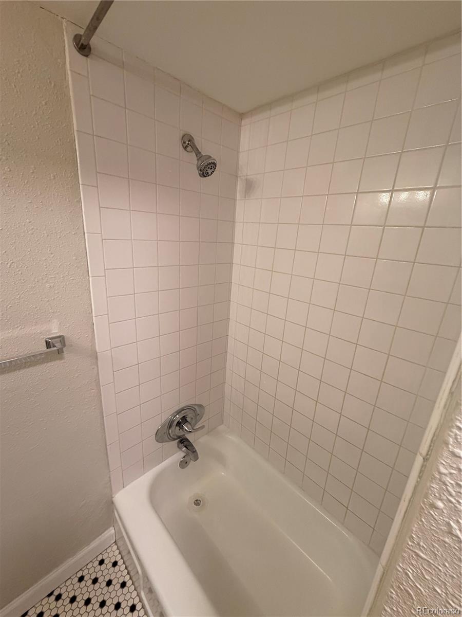 MLS Image #17 for 2480 w caithness place,denver, Colorado
