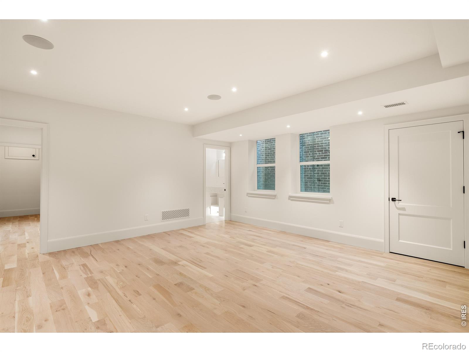 MLS Image #36 for 888 s franklin street,denver, Colorado