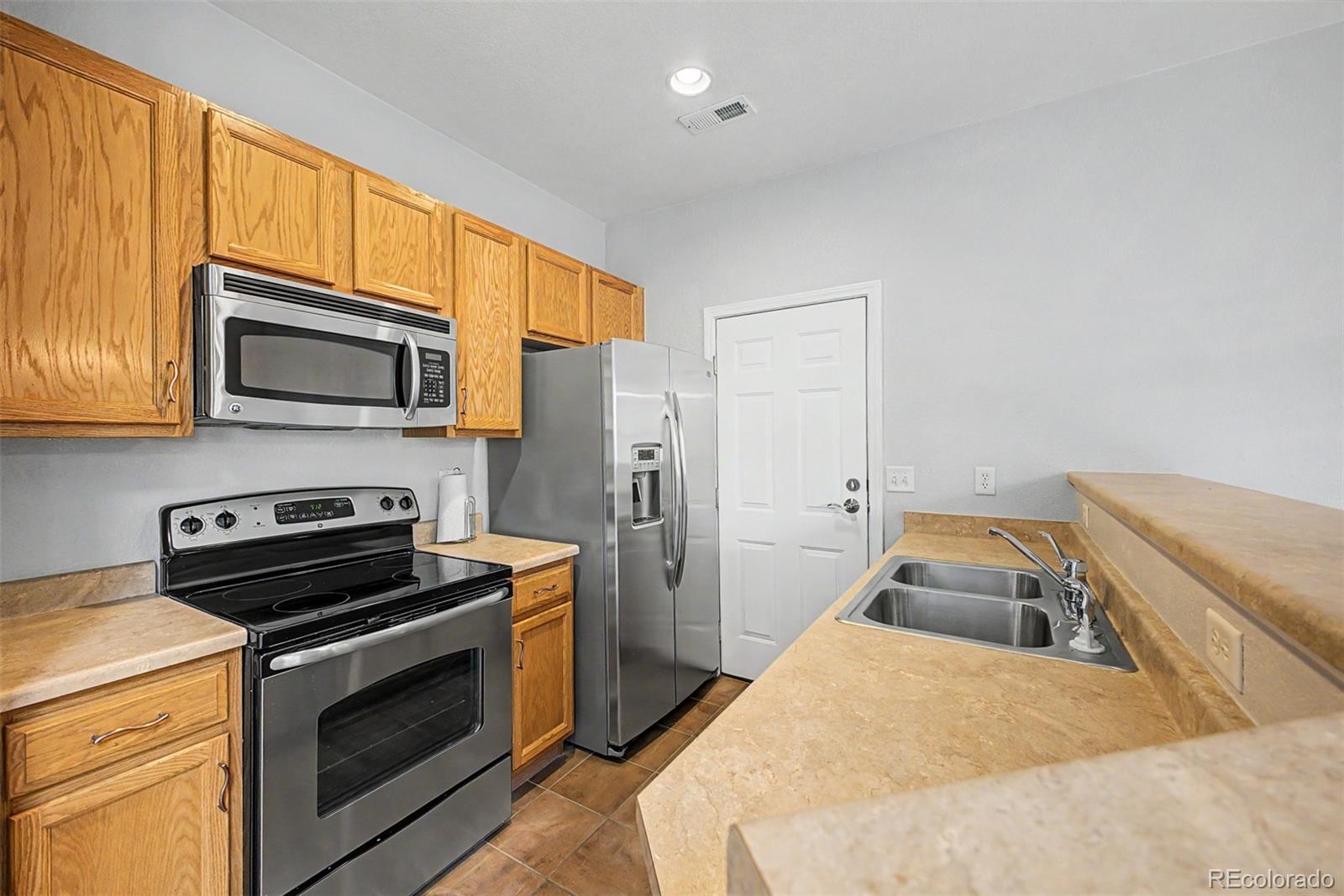 MLS Image #10 for 6732 s winnipeg circle 106,aurora, Colorado