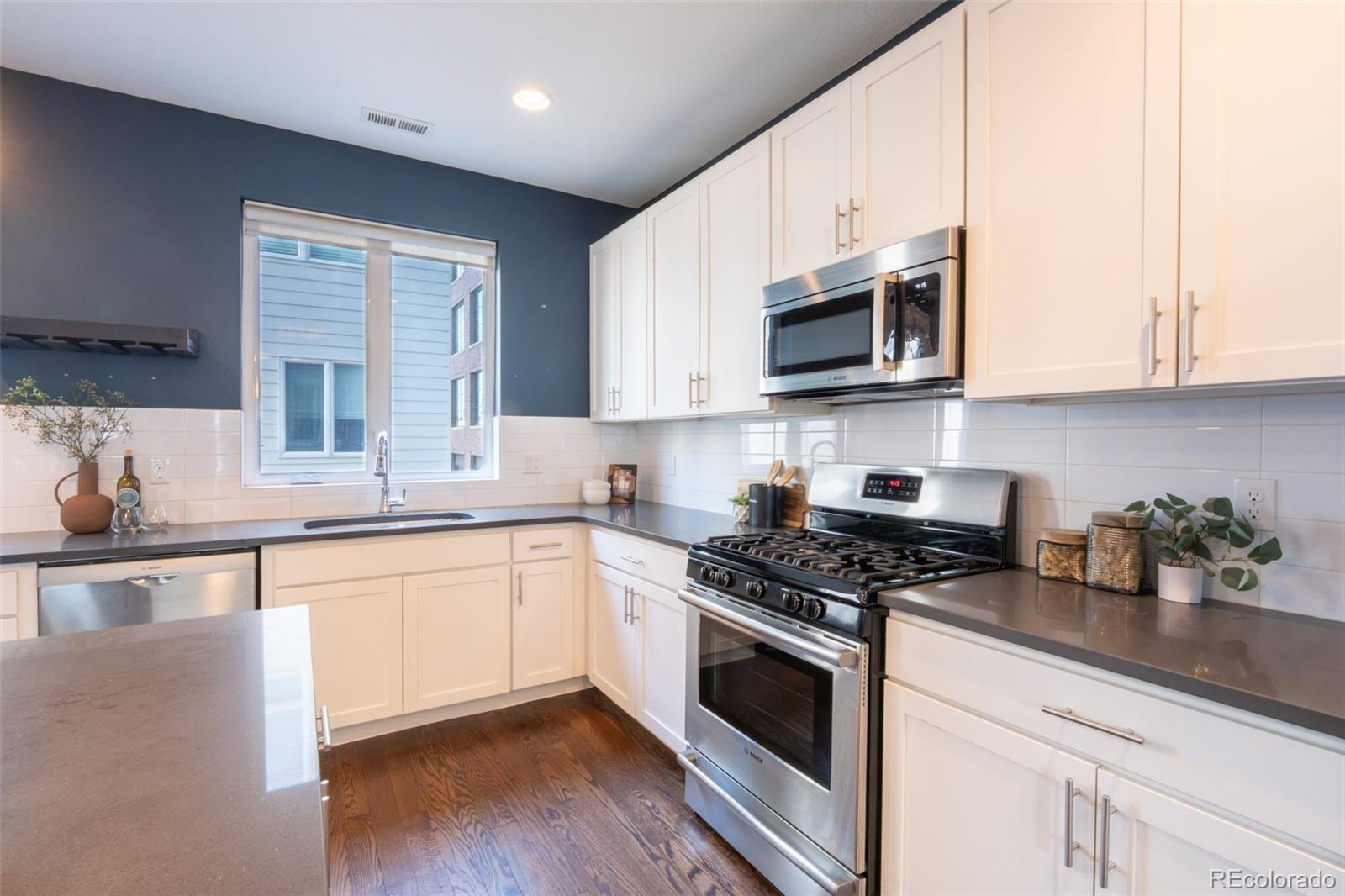MLS Image #11 for 3425  larimer street,denver, Colorado