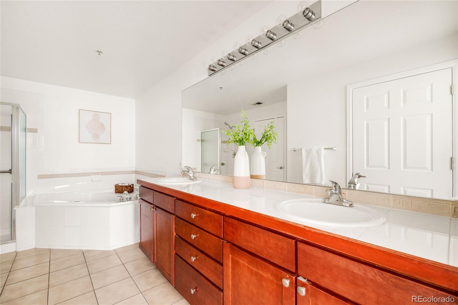 MLS Image #25 for 1767 n pearl street 205,denver, Colorado