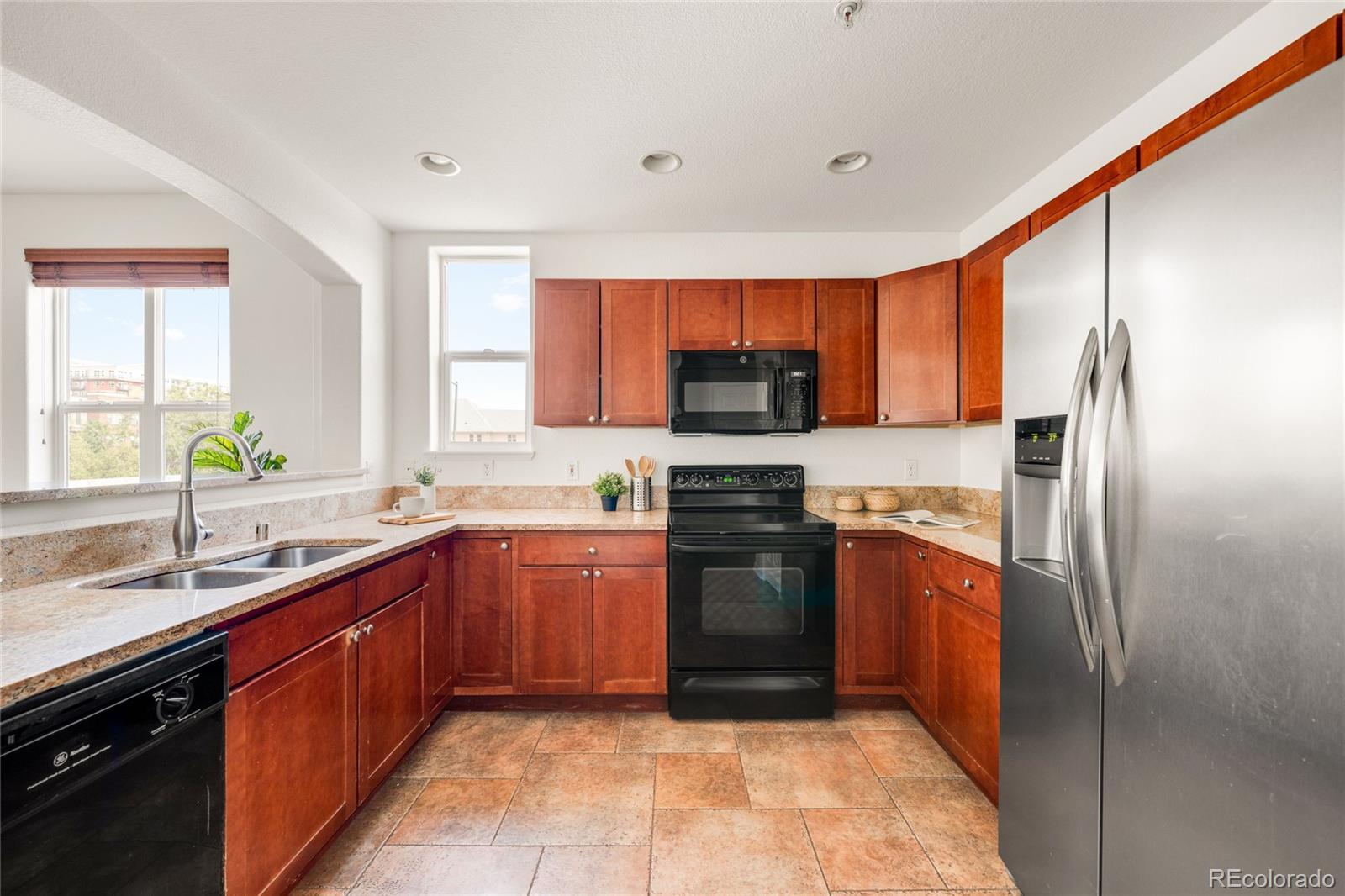 MLS Image #3 for 1767 n pearl street 205,denver, Colorado