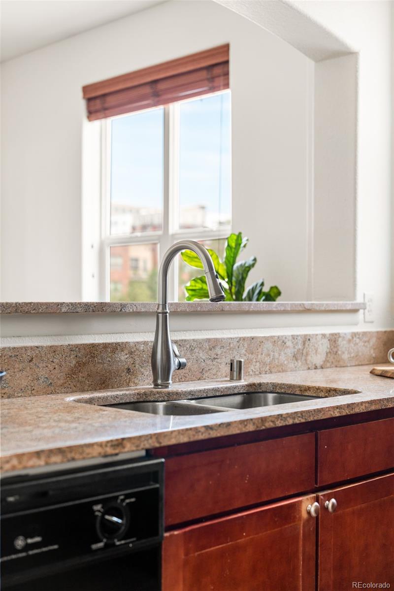 MLS Image #6 for 1767 n pearl street 205,denver, Colorado