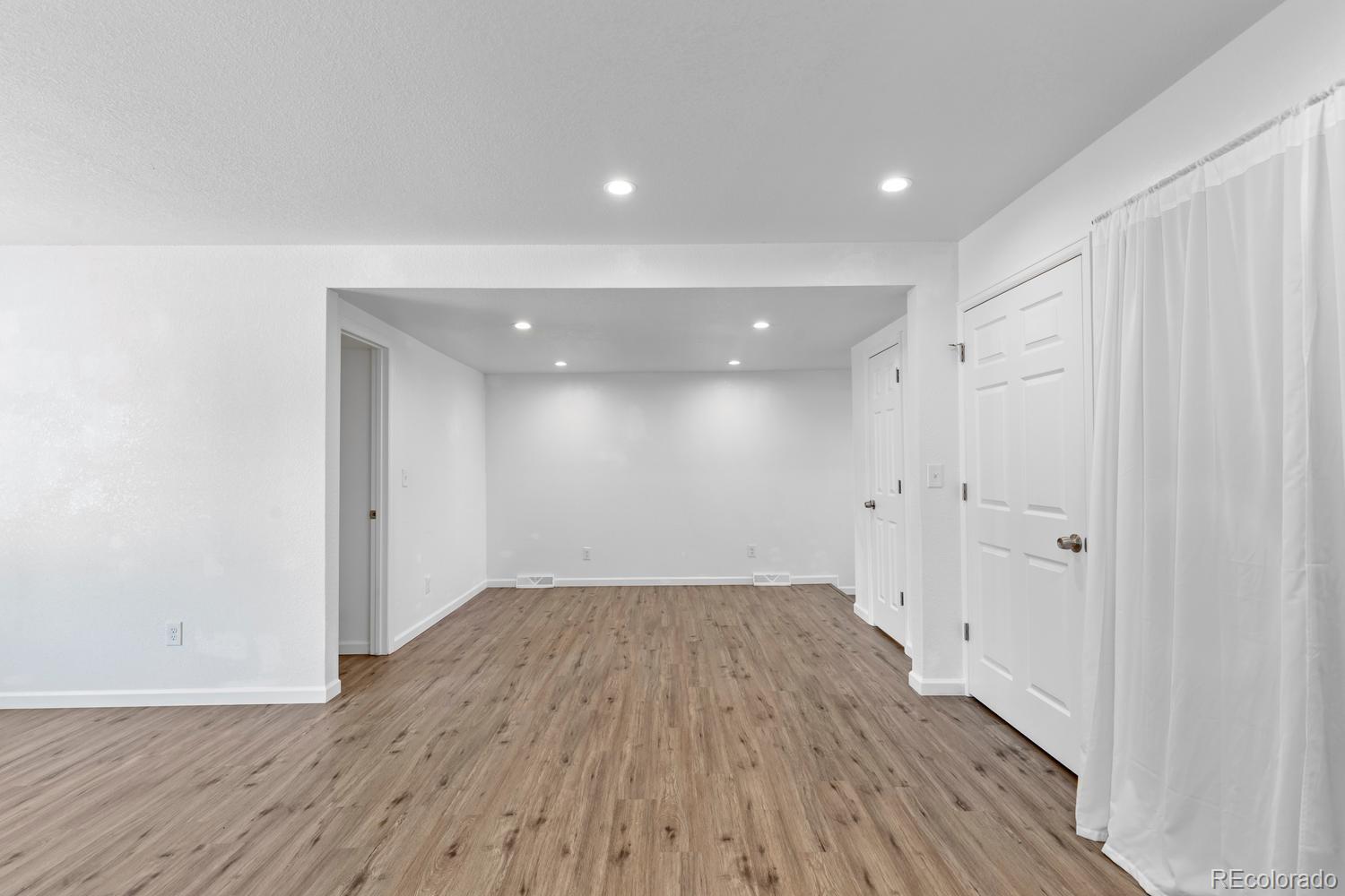 MLS Image #10 for 2141 e 84th avenue,denver, Colorado