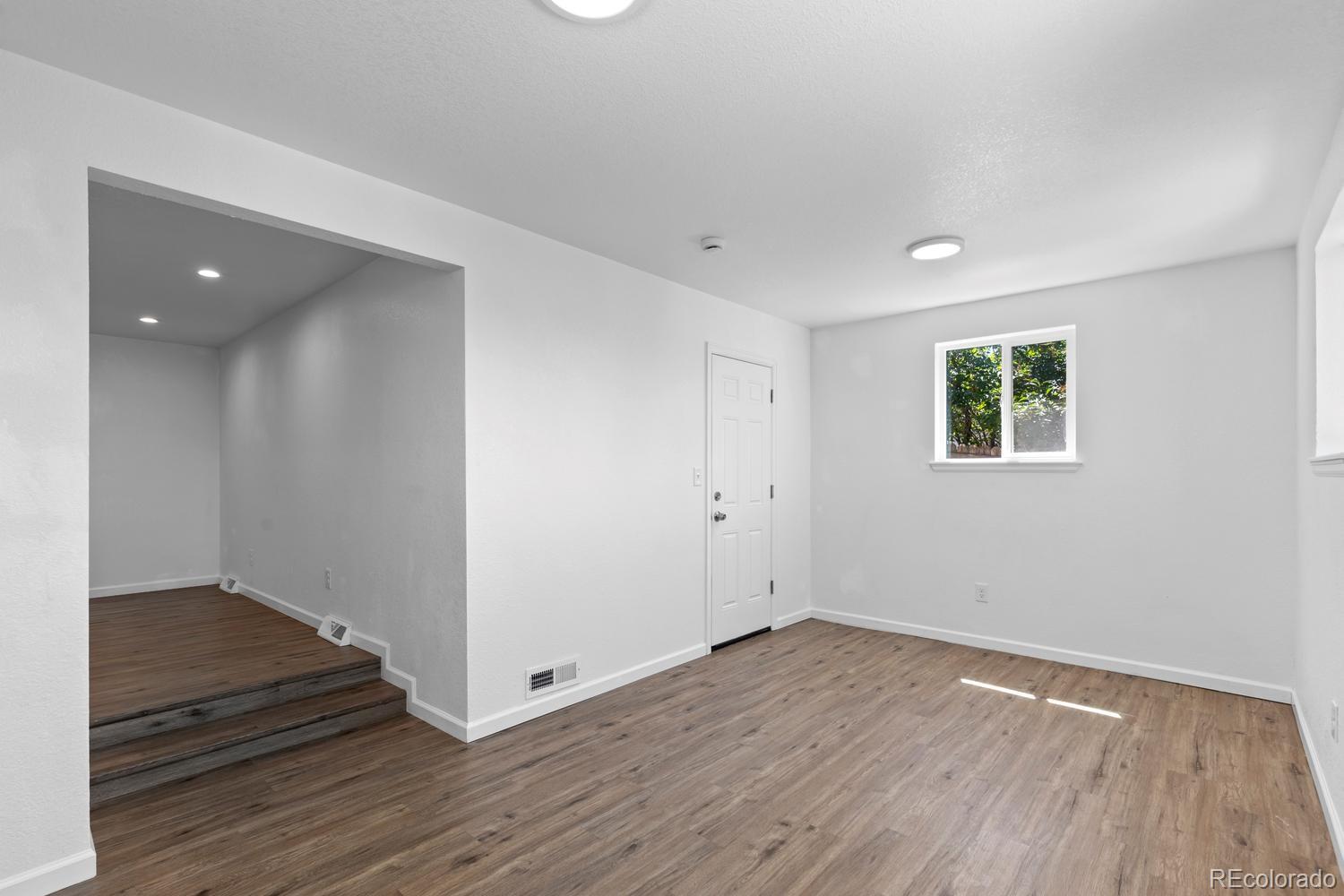 MLS Image #8 for 2141 e 84th avenue,denver, Colorado