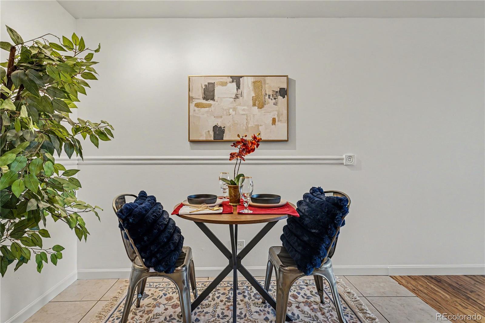 MLS Image #4 for 1390 n emerson street,denver, Colorado