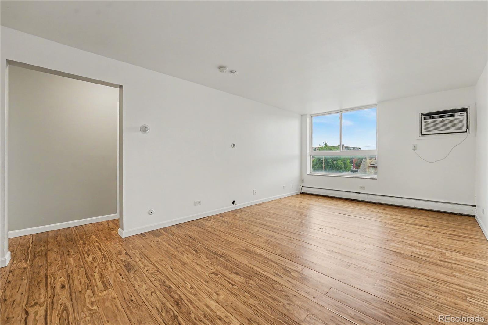 MLS Image #6 for 1390 n emerson street,denver, Colorado