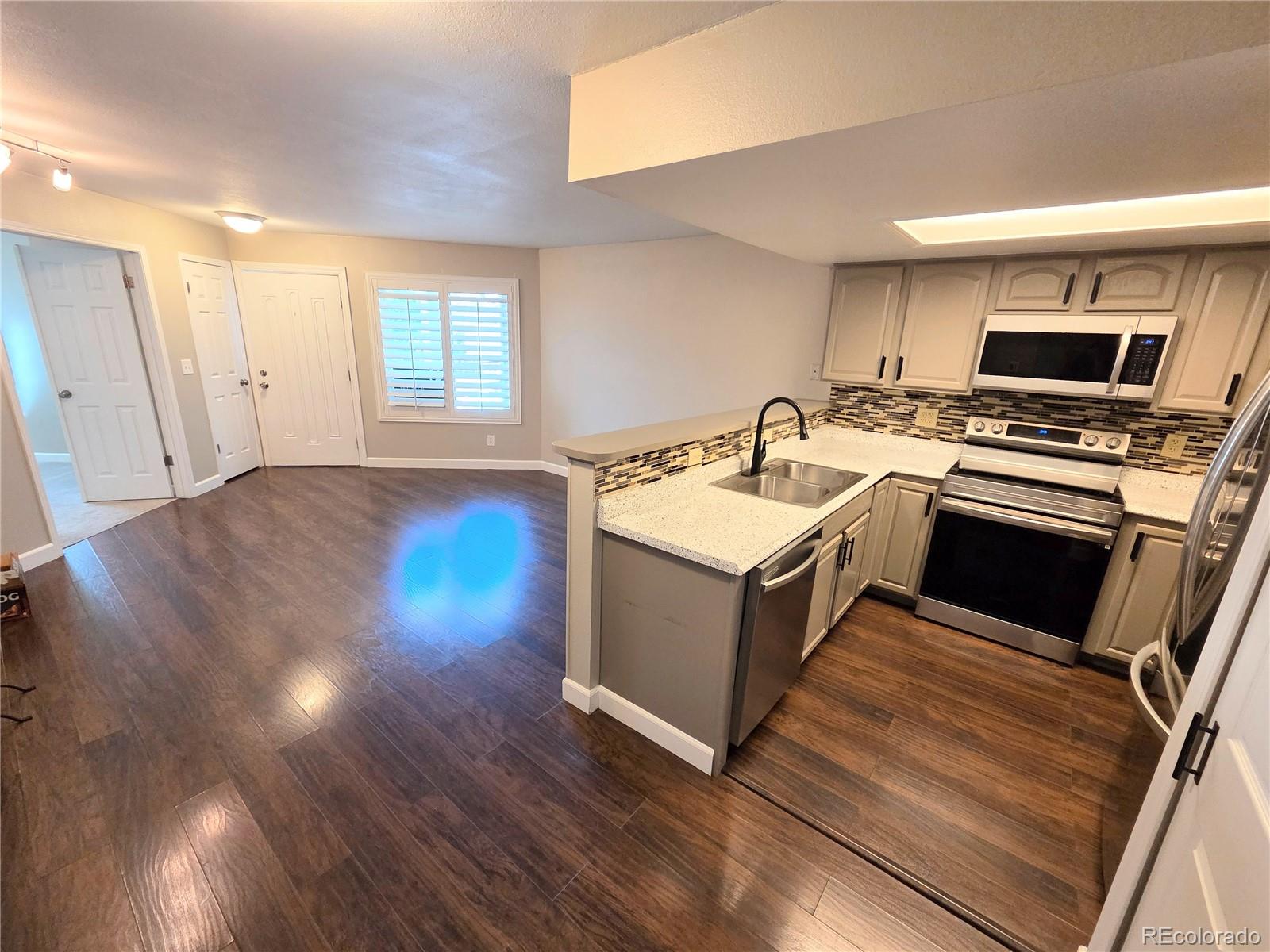 MLS Image #7 for 12476 w nevada place,lakewood, Colorado