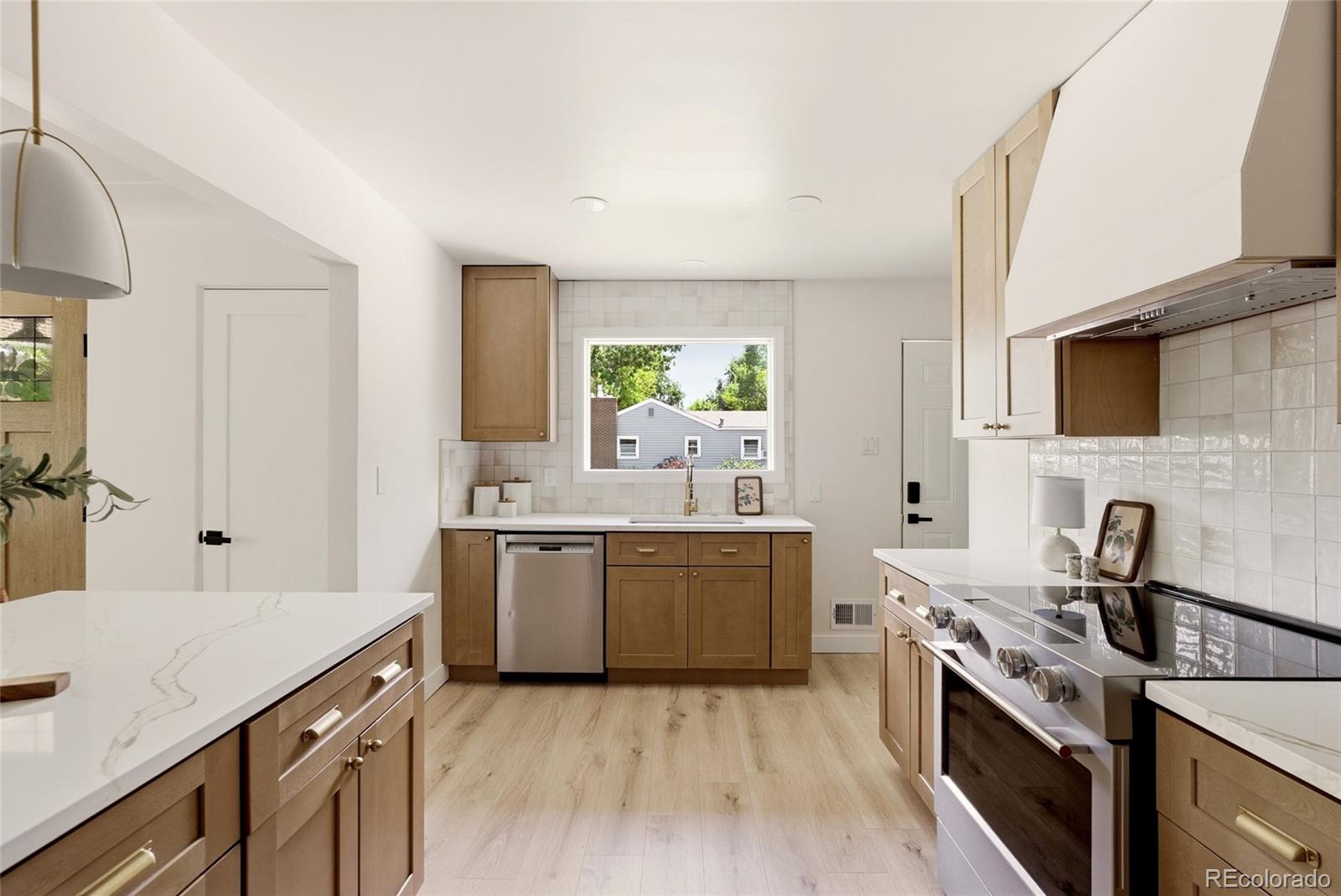 MLS Image #10 for 3195 s franklin street,englewood, Colorado