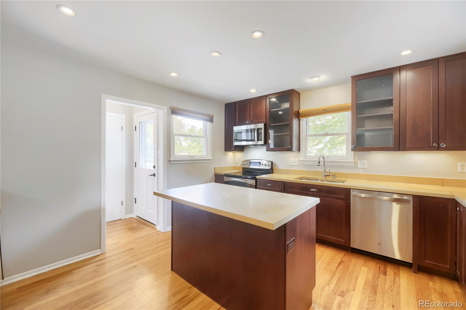 MLS Image #9 for 2190 e eastman avenue,englewood, Colorado