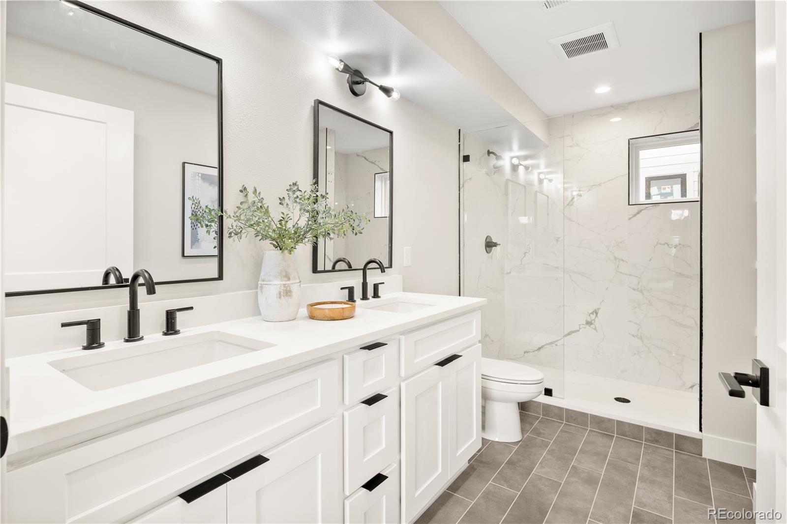 MLS Image #15 for 1465  locust street,denver, Colorado