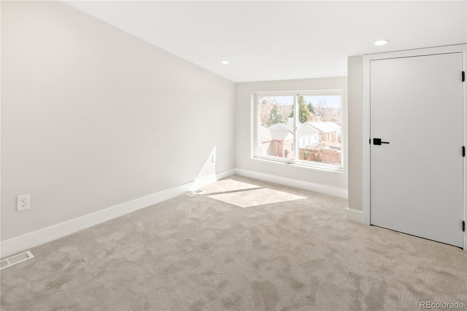 MLS Image #23 for 1465  locust street,denver, Colorado