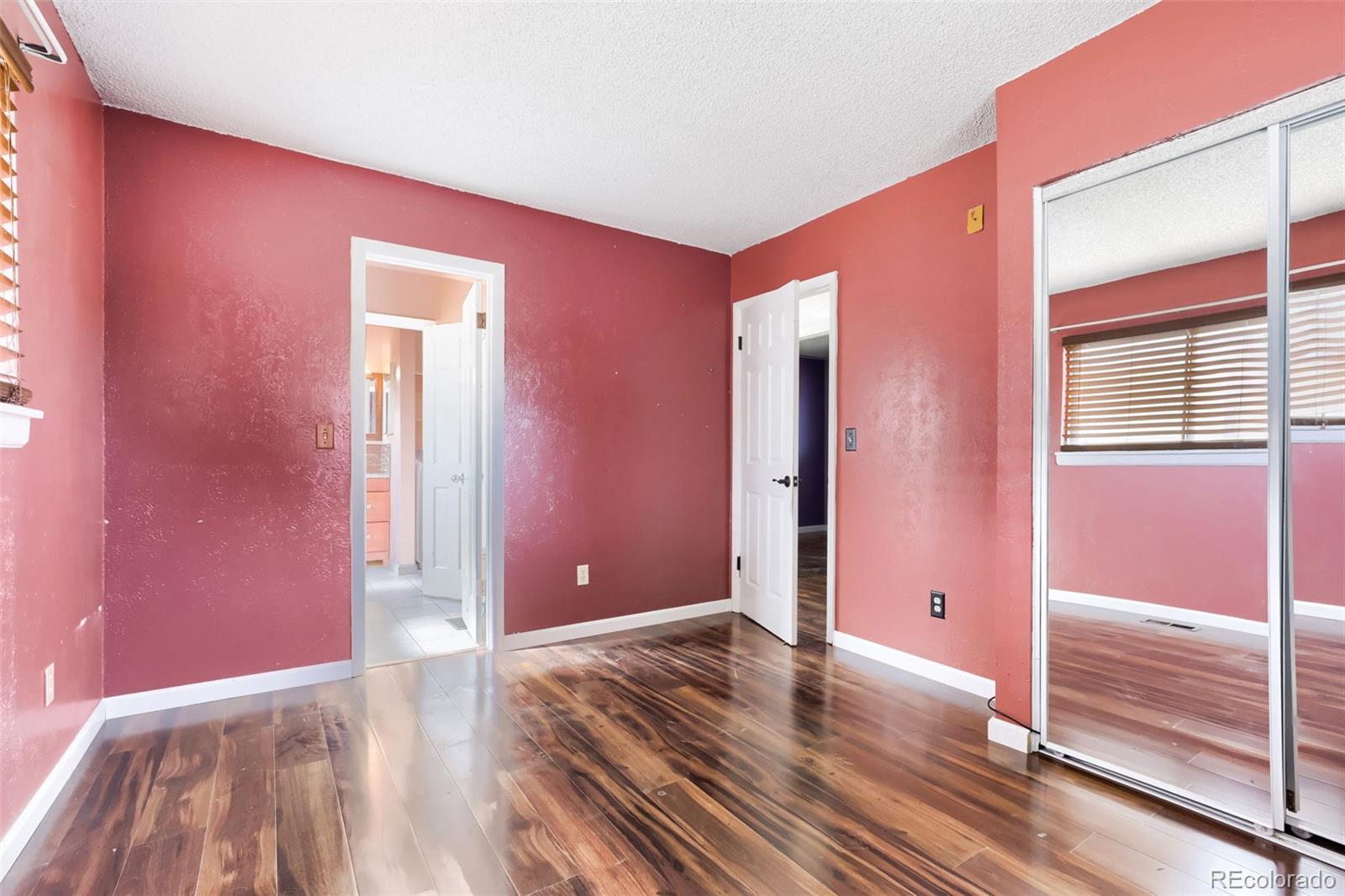 MLS Image #15 for 904 s macon street,aurora, Colorado