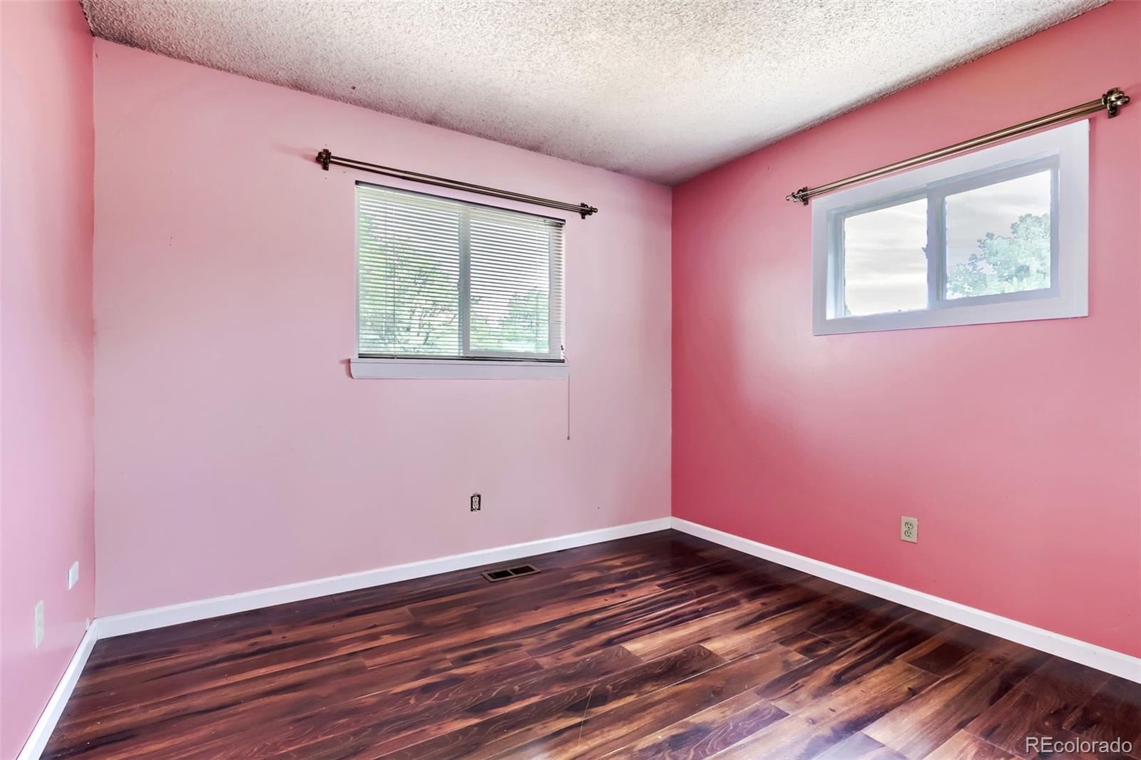 MLS Image #16 for 904 s macon street,aurora, Colorado
