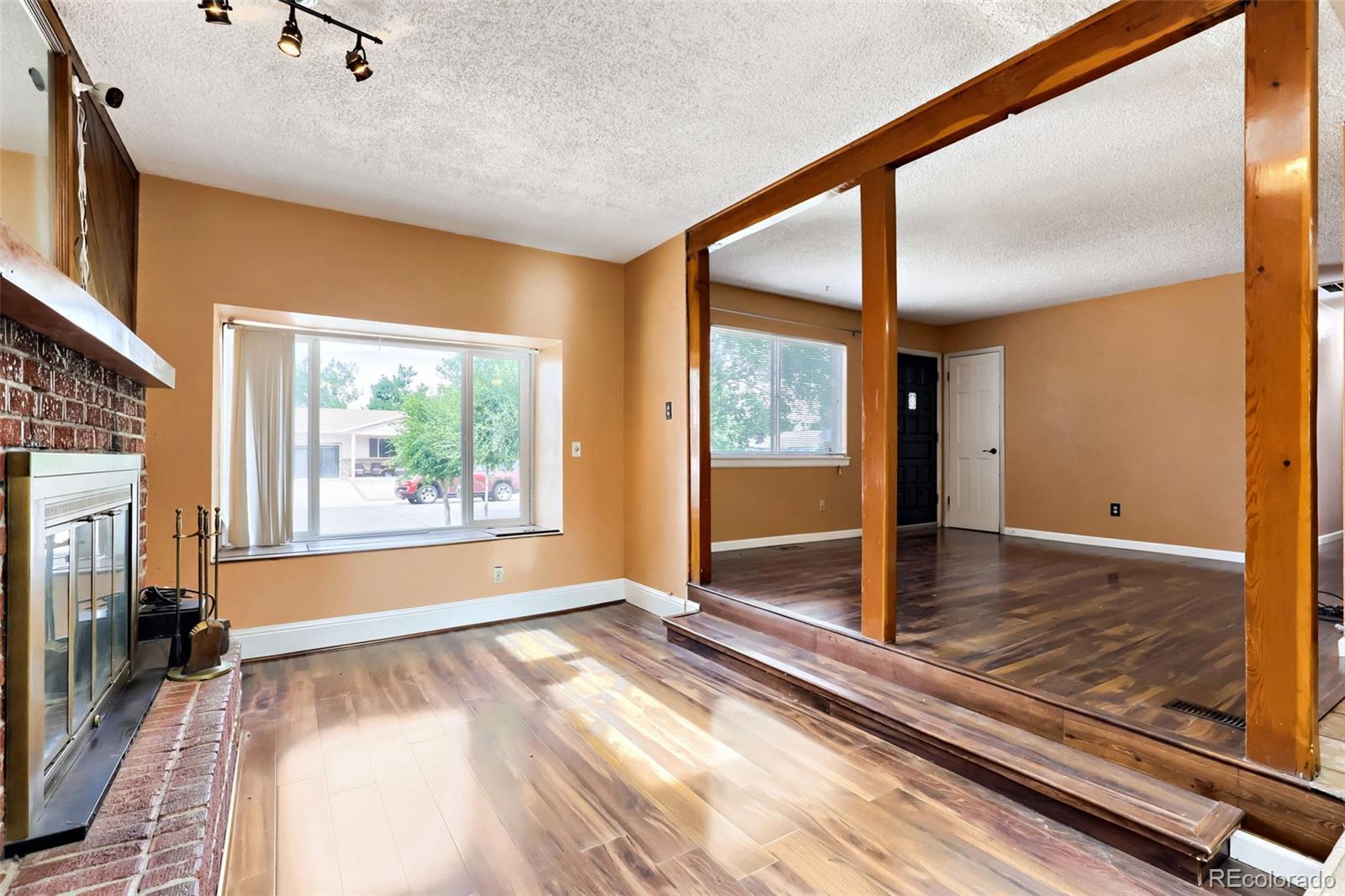 MLS Image #3 for 904 s macon street,aurora, Colorado